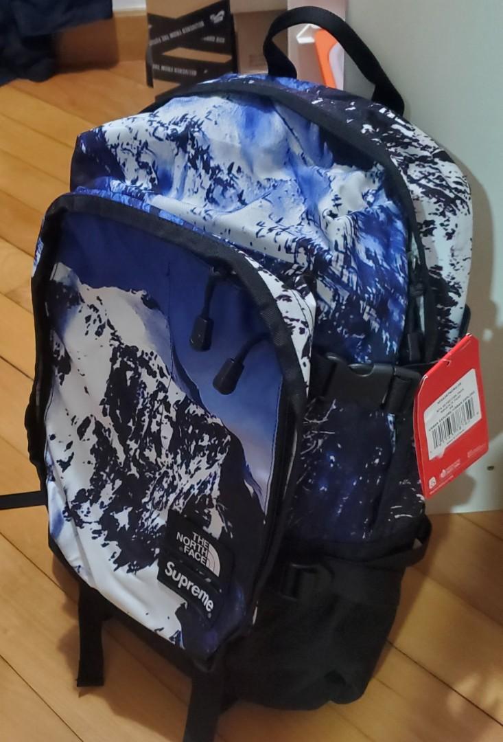 Supreme x TNF Backpack 雪山, 男裝, 袋, 背包- Carousell