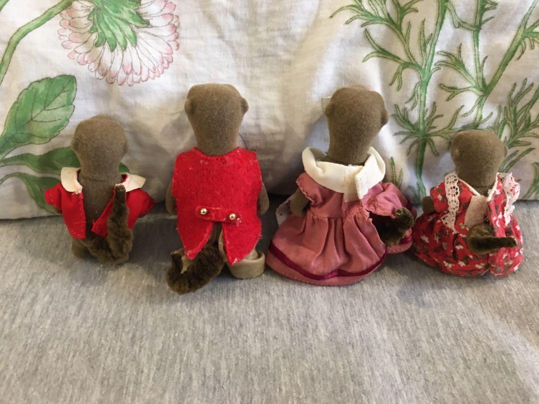 Sylvanian Families otter family, Hobbies & Toys, Toys & Games on Carousell