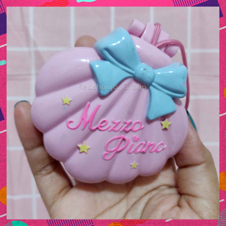 Tc 0162 Mezzo Piano Clam Shell Mirror Compact Hobbies Toys Toys Games On Carousell