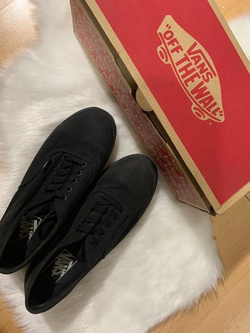 vans shoes all black
