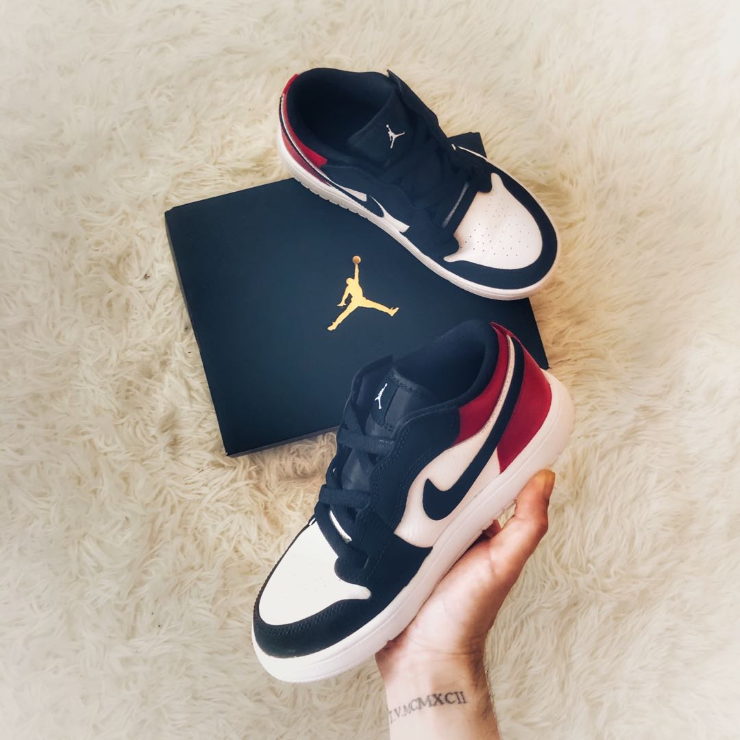 Air Jordan 1 Low black toe （ kids ）, Women's Fashion, Footwear, Sneakers on  Carousell