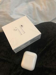 Airpods Gen 1 Left piece and charging case