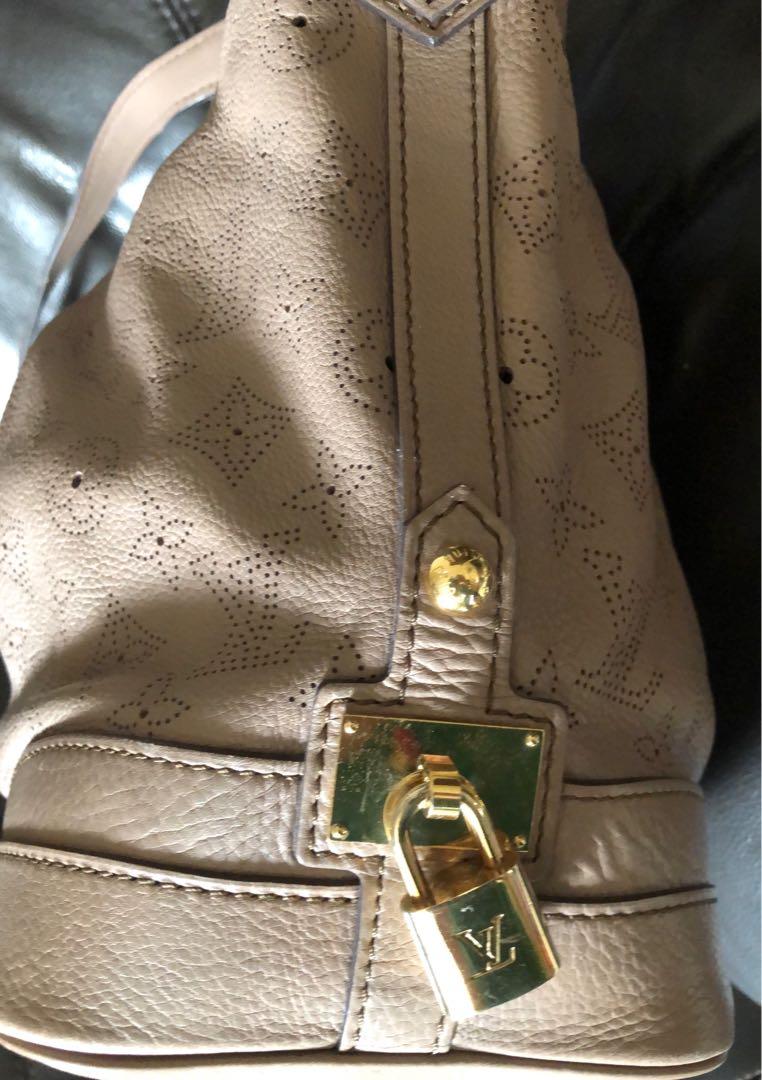 How does LV Mahina Leather Age?  Louis Vuitton Stella PM Review