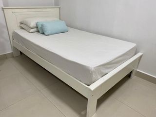 (Category: ) located in . Submitted by reindebot (Listing ID 1041062223, Image 1). Description: .