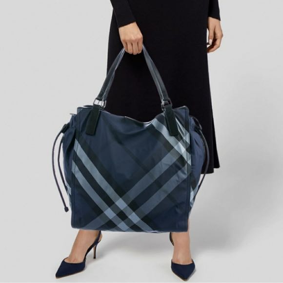 11.11 SALE Authentic Burberry buckleigh blue packable nylon tote