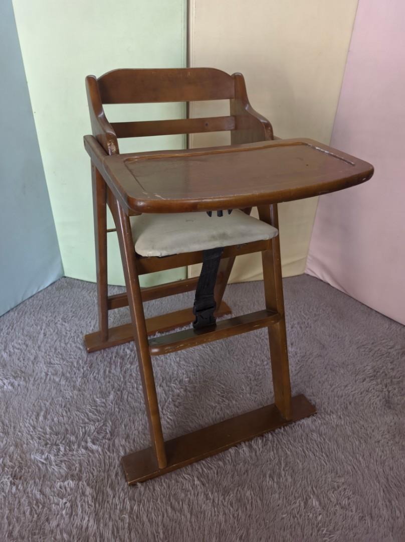 folding wooden highchair
