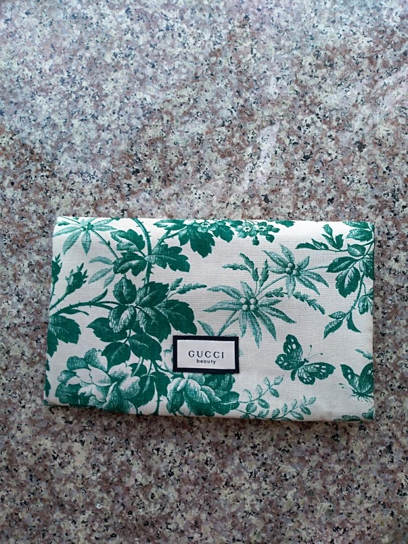 gucci beauty pouch