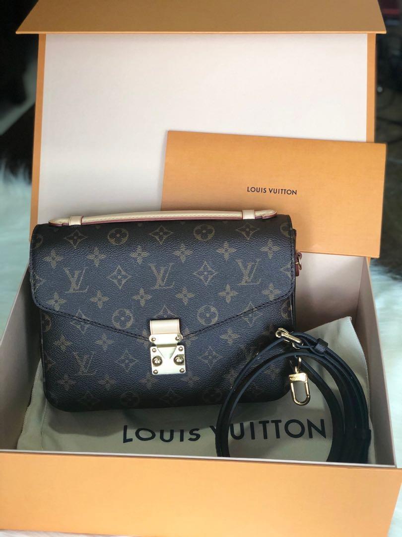 Hard to find Louis Vuitton POCHETTE METIS, Women's Fashion, Bags