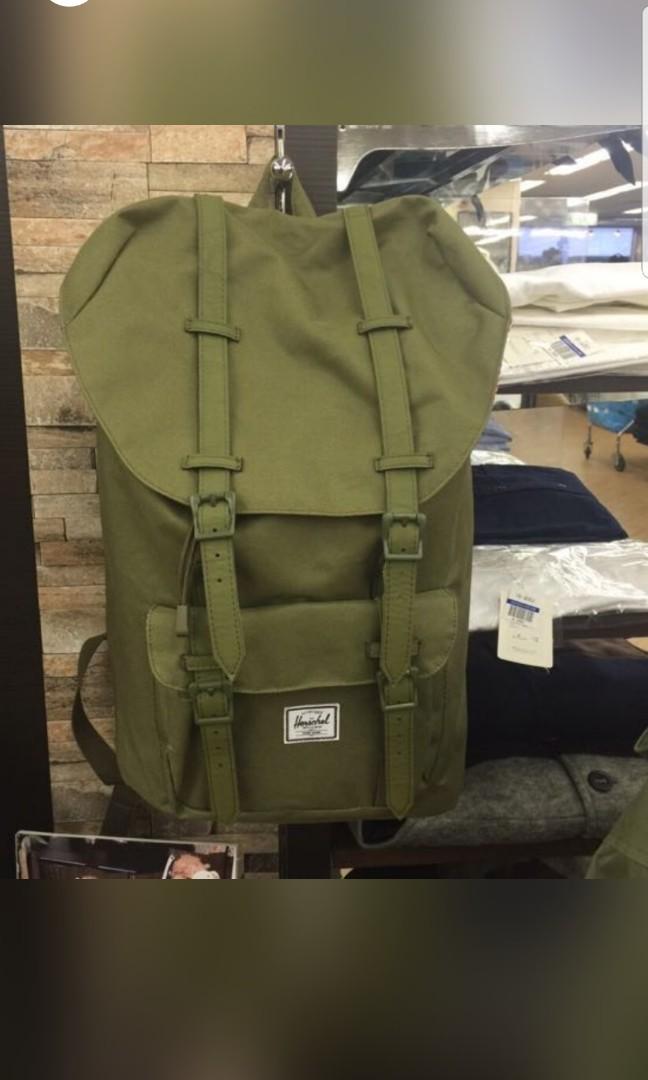 Herschel 軍綠色背包 他的時尚 包包on Carousell