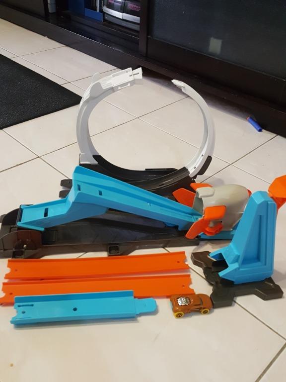 hot wheels track builder rocket launch challenge