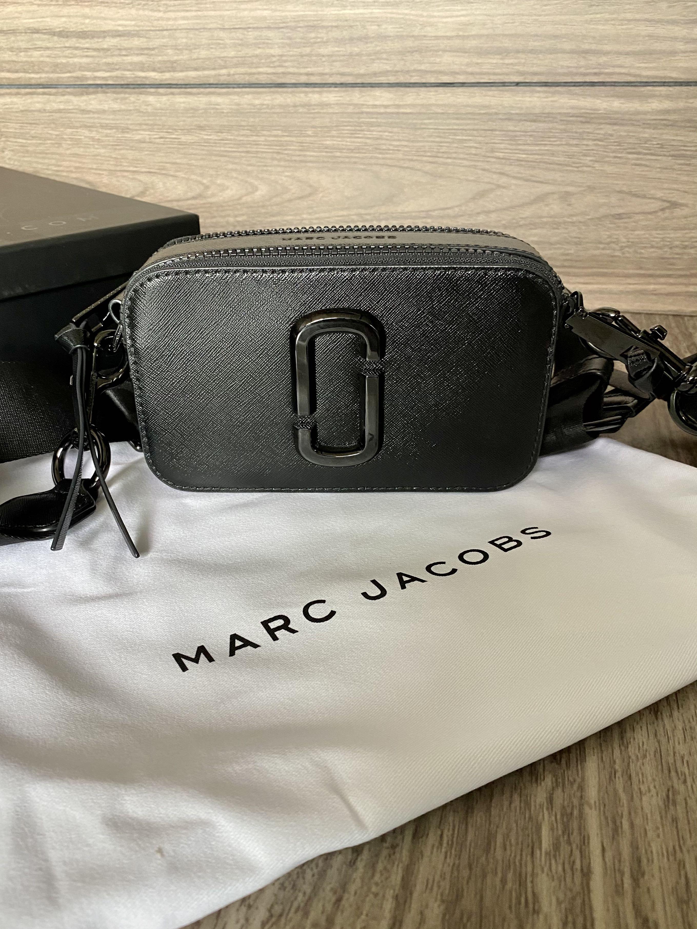 Marc Jacobs L97407 Black Snapshot DTM Small Camera Bag Size 7.5x4.5x2.5 in