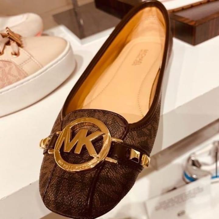 Michael Kors Fulton Flat Shoes, Women's Fashion, Footwear, Flats on  Carousell