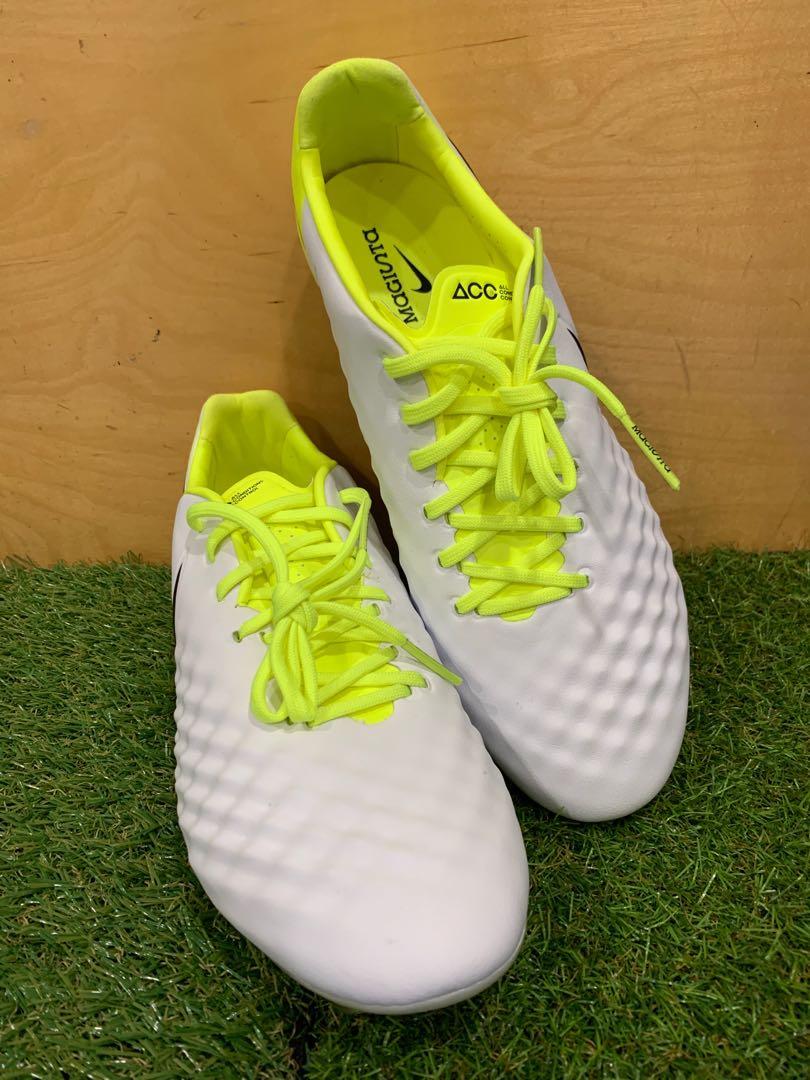 Nike Soccer Football Boots, Women's Fashion, Footwear, Sneakers on