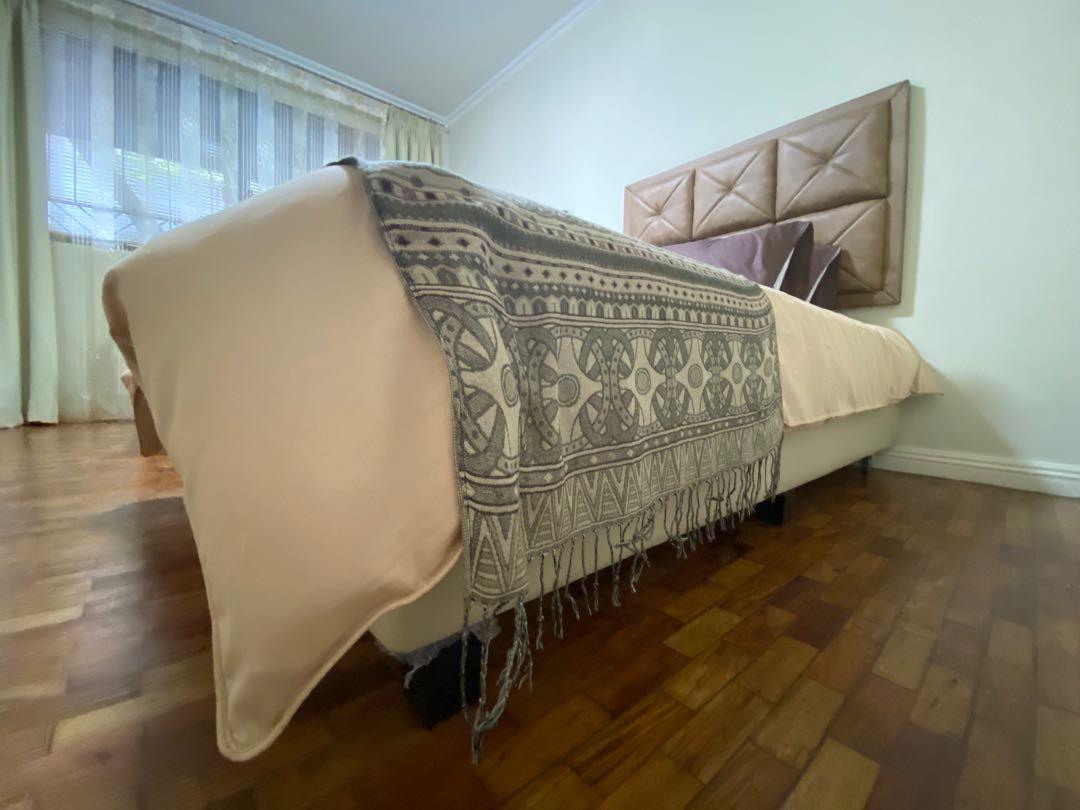 Single Bed (Category: Bed Frames & Mattresses) located in Pasig City. Submitted by antonrecto (Listing ID 1040942053, Image 3). Description: Single Bed (2) L 200 cm W 100 cm H 45 cm With wheels in one end for easier transport Head board not included.