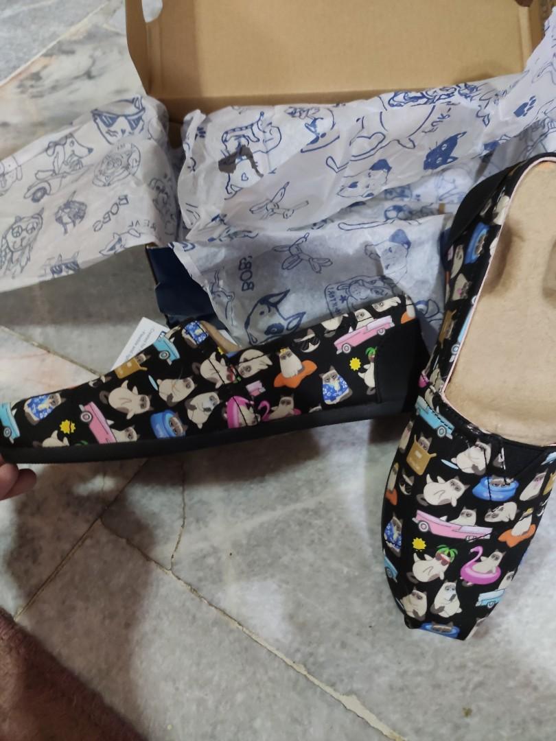 Grumpy cat sandals hotsell