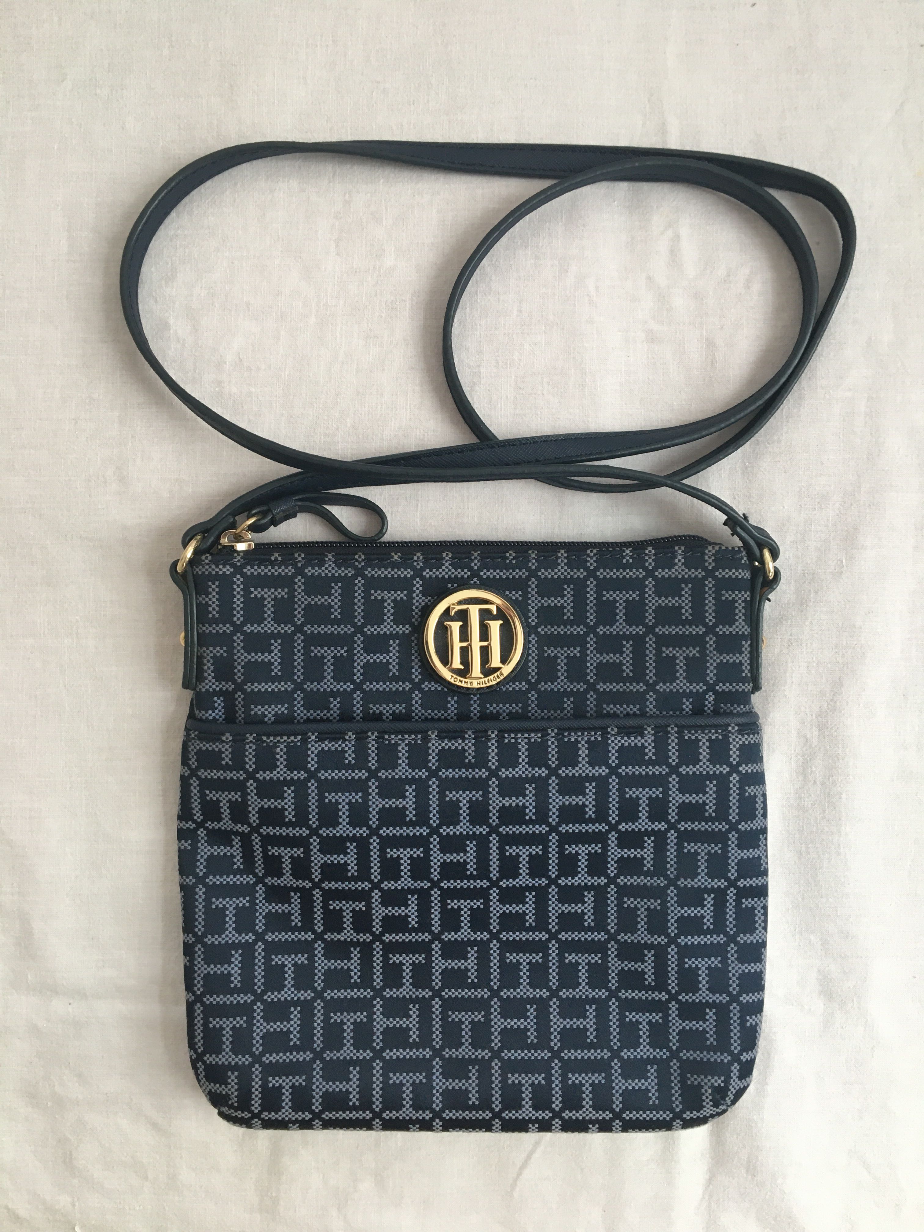 tommy hilfiger cross bag