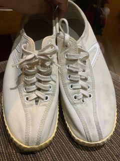 tretorn shoes trinoma