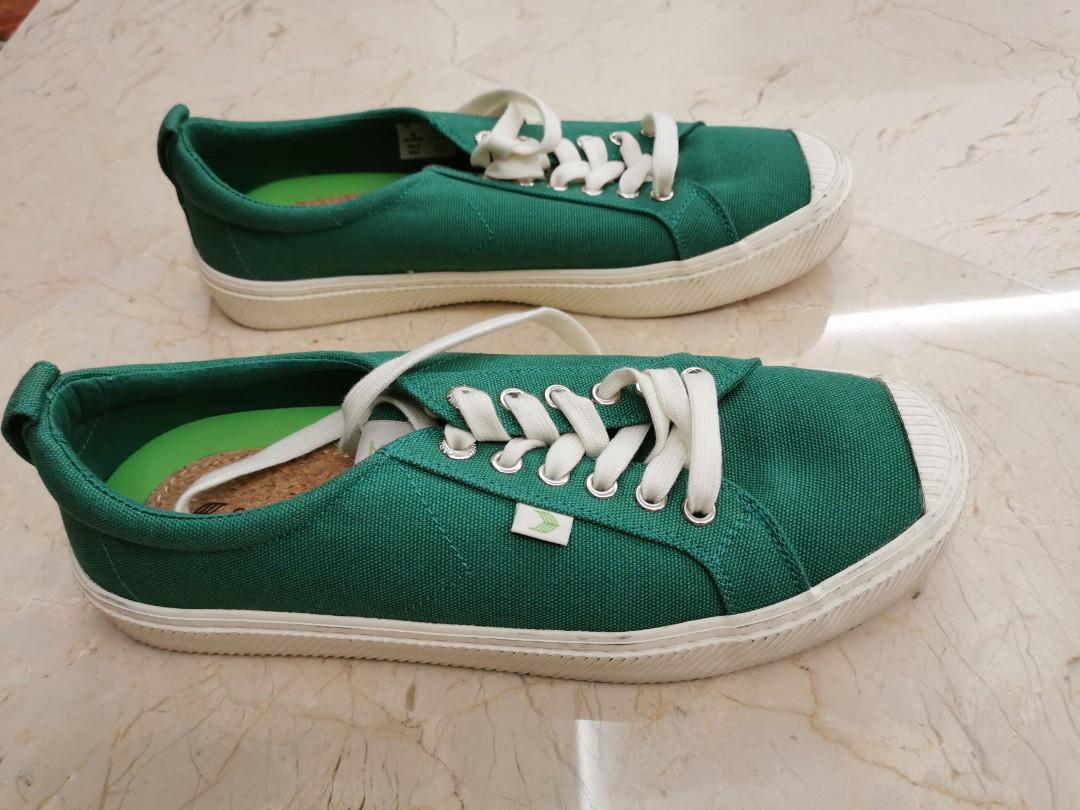 Unique Cariuma green colour canvas shoes, Men's Fashion, Footwear