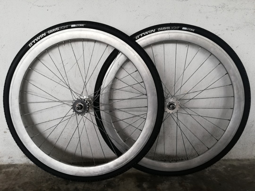 btwin gravel light