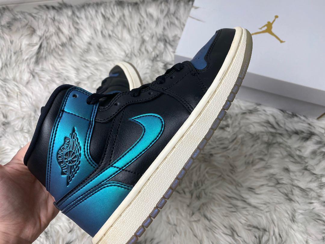 WMNS AIR JORDAN 1 MID IRIDESCENT BLACK