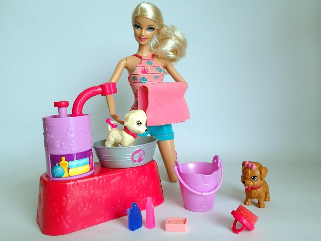 Barbie suds and hugs pups cheap playset