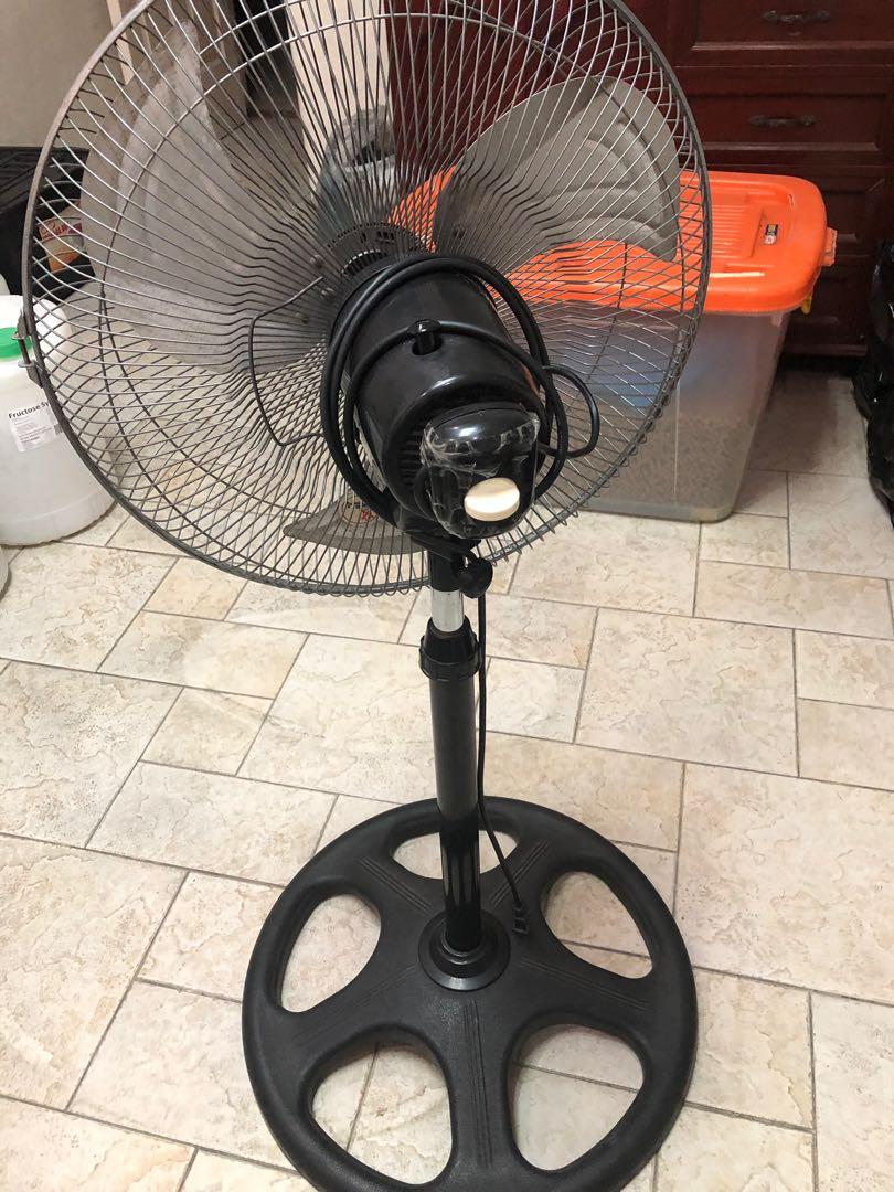 Defective Standard Electric Fan, Furniture & Home Living, Lighting