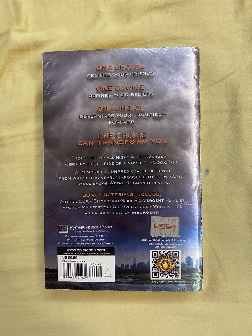 Divergent (Category: Storybooks) located in Quezon City. Submitted by stateside_ (Listing ID 1041354757, Image 3). Description: 7/10 condition 2nd and 3rd book also listed no damage except the ones that can be seen SF: grab (paid by buyer but if you buy all 3 sf will be free; only for mm.