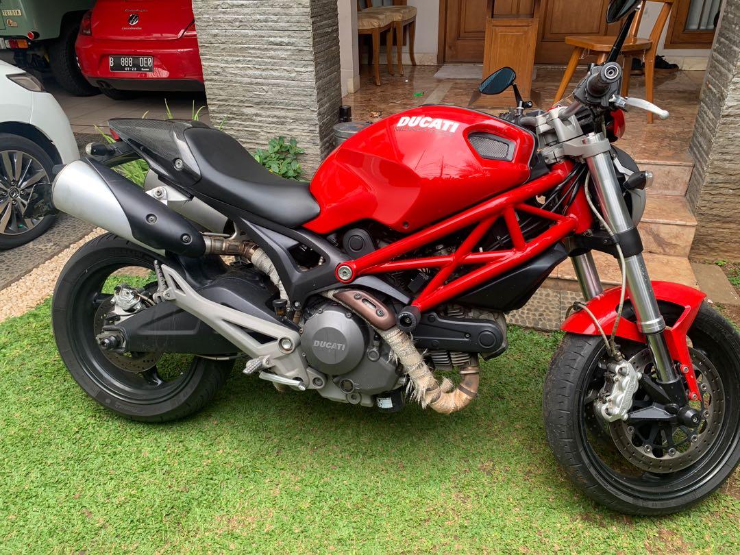 Ducati Monster 696 Tahun 2011, Motor di 