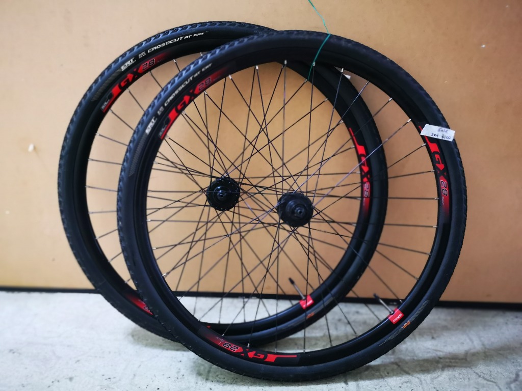 Reduced to S 90 Giant GX28 wheelset 700c 6 bolts disc QR front