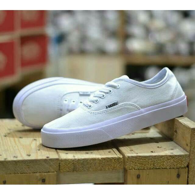 vans putih slip on