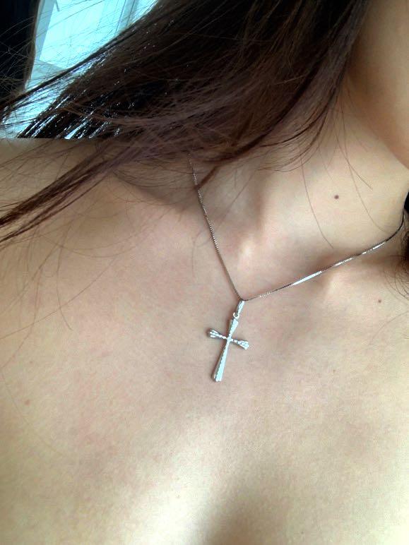 White gold cross best sale and chain womens