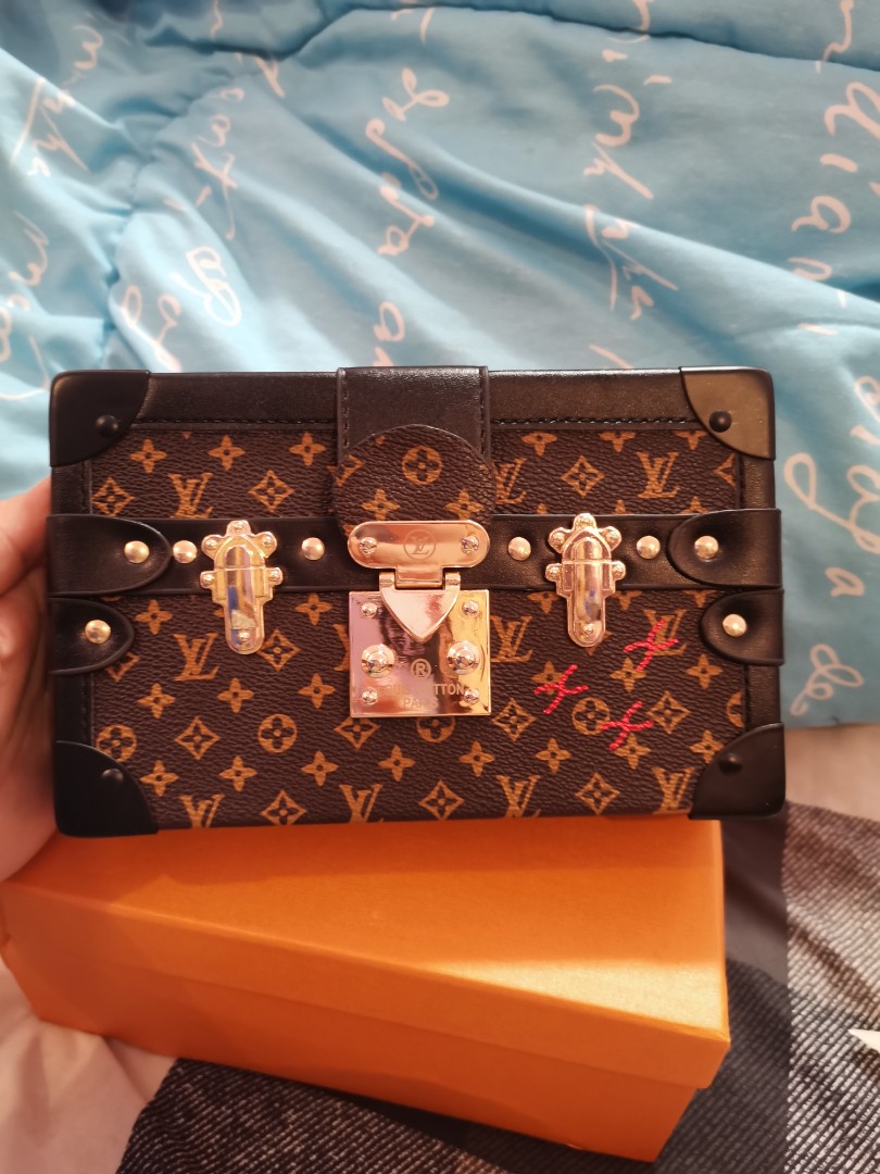 LV pochette Trunk Verticale unisex, Luxury, Bags & Wallets on Carousell