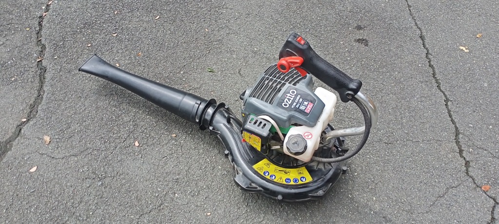 Ozito petrol outlet blower