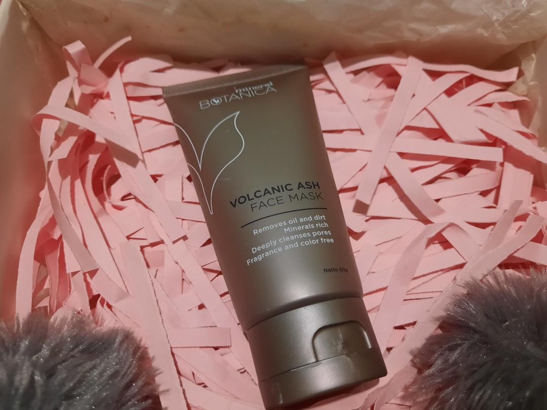 Preloved Mineral Botanica Volcanic Ash Facial Mask 60g Kesehatan Kecantikan Kulit Sabun Tubuh Di Carousell Volcanic ash is high in sulphur, an active mineral ingredient which not only helps the body to resist bacteria but actually destroy it. carousell