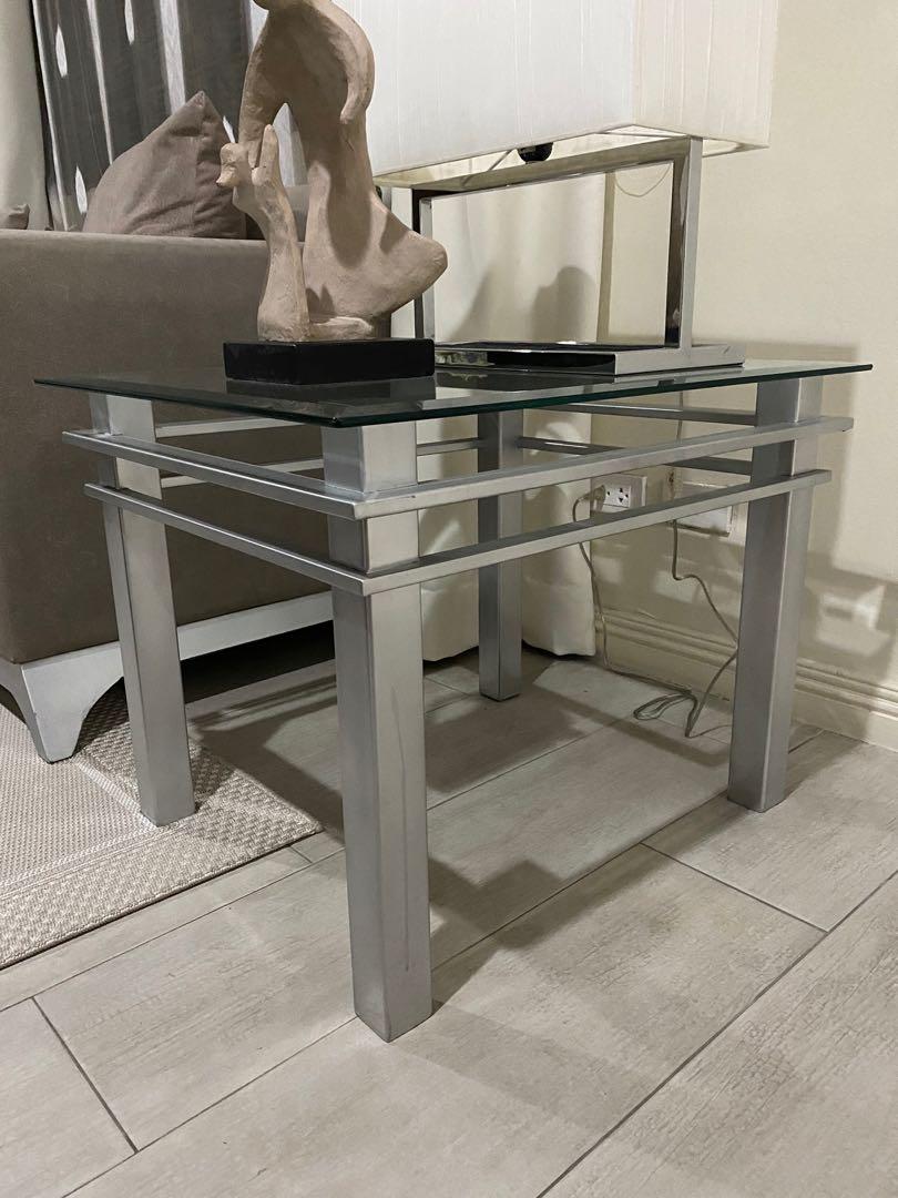 Sala Side Table (Category: Tables & Sets) located in Pasig City. Submitted by antonrecto (Listing ID 1041324431, Image 1). Description: Side Table L 70 cm W 70 cm H 35 cm.