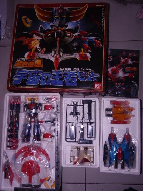 soc grendizer gx 04s (Category: Figurines & Statues) located in Quezon City. Submitted by olxph_204677666 (Listing ID 1041286566, Image 2). Description: soc grendizer gx 04s, box dents, item in good condition, actual photos shown WYSIWYG. Selling for 19,000php. Shop pick-up or shipping only, shop location Lagro fairview.