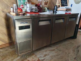 Stainless steel table top refrigerator