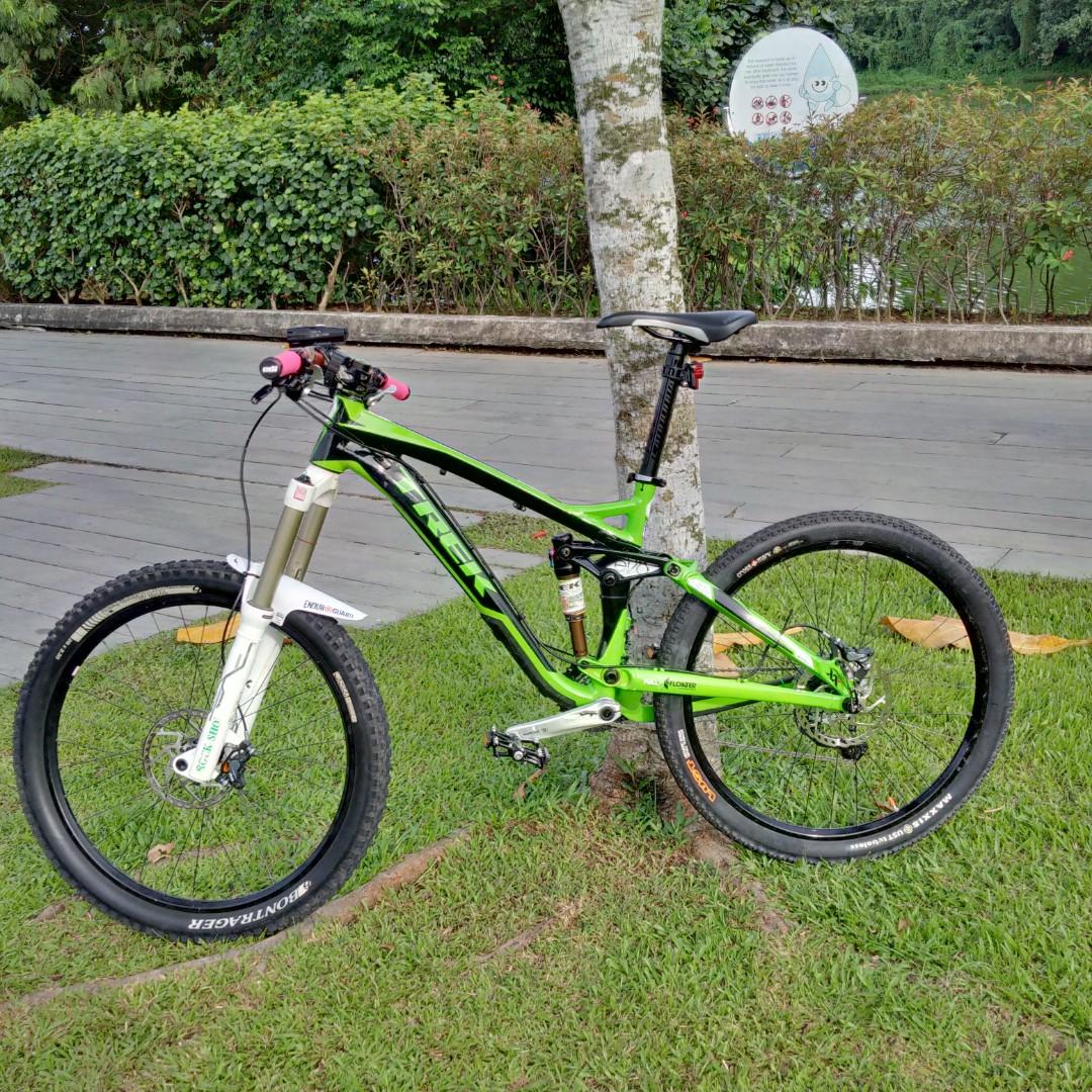 trek slash green