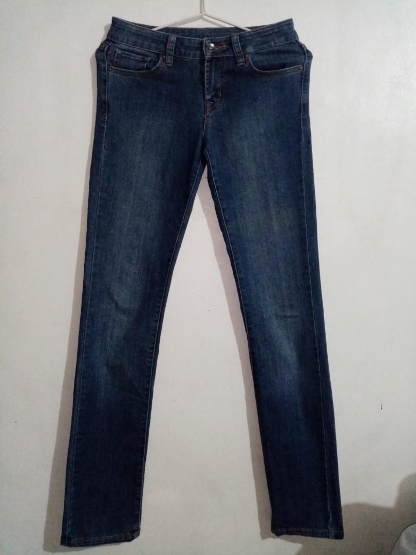 blue maong pants