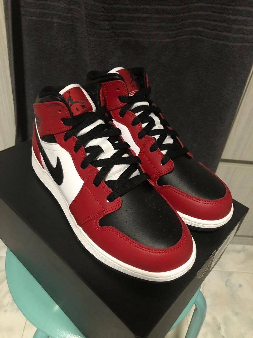 Nike air jordan 1 mid gs chicago black toe sales
