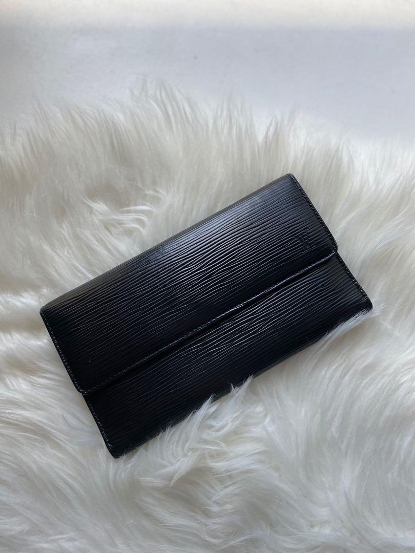 Authentic Classic Black Luxury Wallet (Category: Luxury Bags & Wallets) located in Makati City. Submitted by cindiorella (Listing ID 1041562859, Image 2). Description: 100% guaranteed authentic All in good-mint condition 🖤 Check my profile for their indiv listings! DM to inquire 💌 .