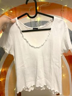 Brandy Melville Hong Kong tee, 女裝, 上衣, T-shirt - Carousell