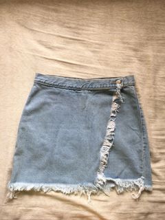 (Category: ) located in . Submitted by katriiii (Listing ID 1041633498, Image 1). Description: .