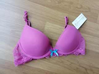 (Category: ) located in . Submitted by ms_shopaholicxx (Listing ID 1041501994, Image 1). Description: .