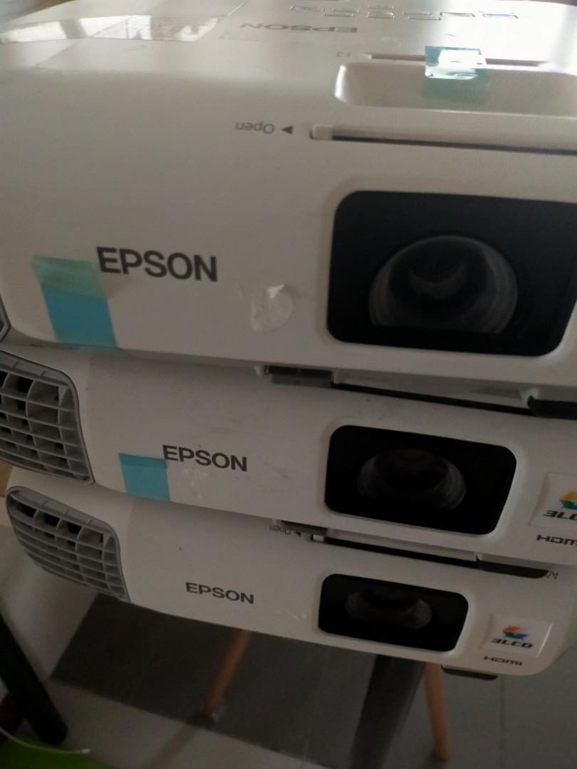 Epson projector eb945h. Hdmi. Lumens 