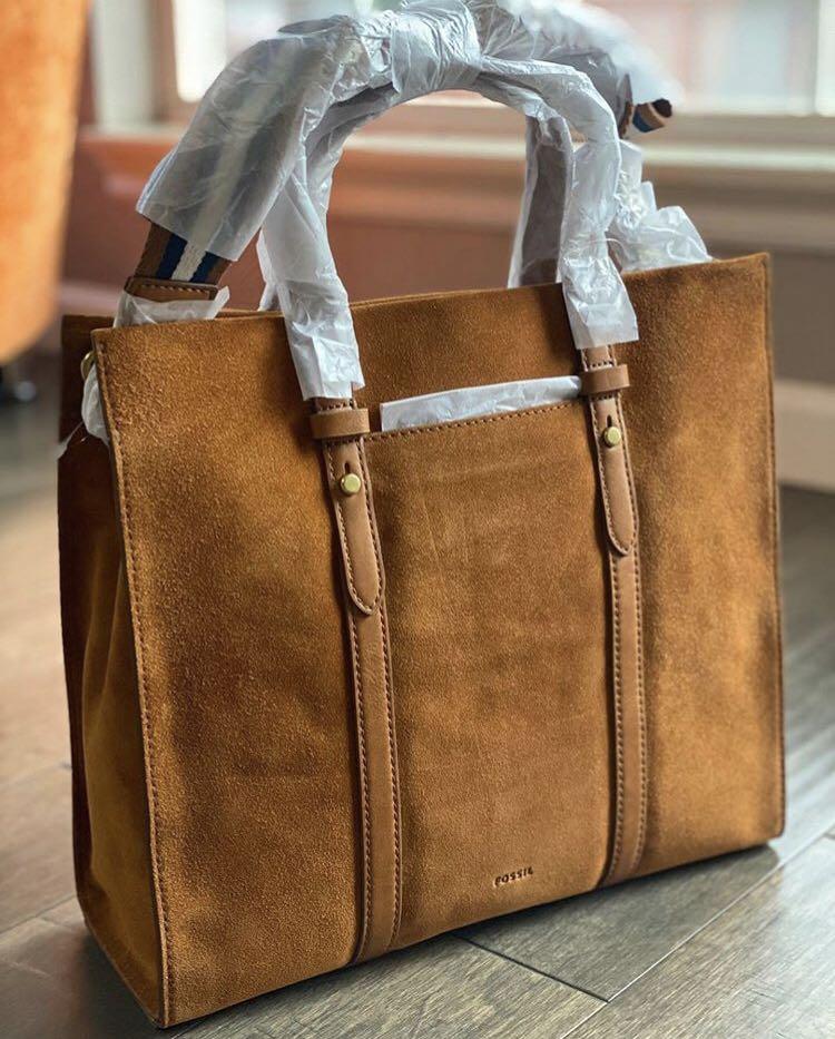 Fossil Kingston Large Tote in Tan, Luxury, Bags & Wallets on Carousell