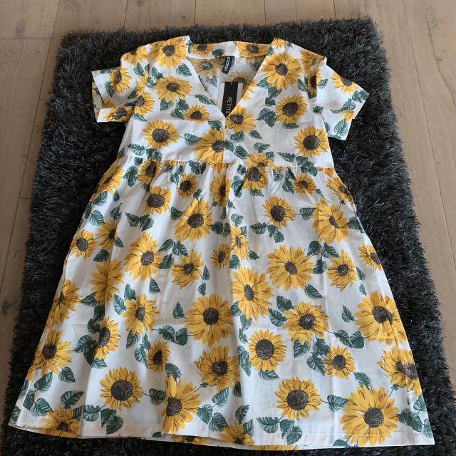 H☀M sunflower babydoll dress, Women's ...