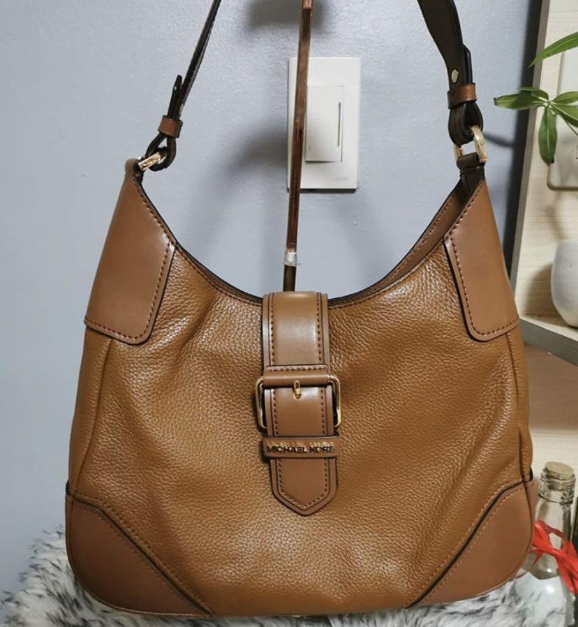Michael Kors Lillian Medium Shoulder Bag Women s Fashion Bags Wallets Shoulder Bags on Carousell