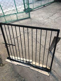 baby safety gate olx
