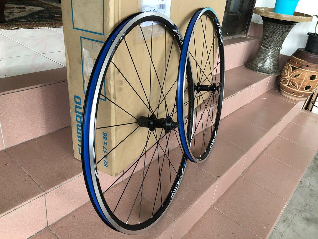 Shimano RS100 Clincher Wheelset 700c